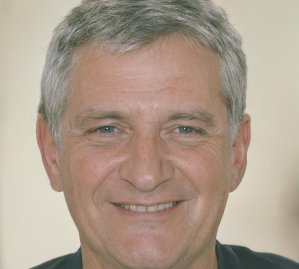 Rumen Dimitrov, senior financial advisor